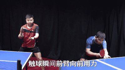 《全民学乒乓发球篇》第45集:反手下蹲侧旋发球技术动作